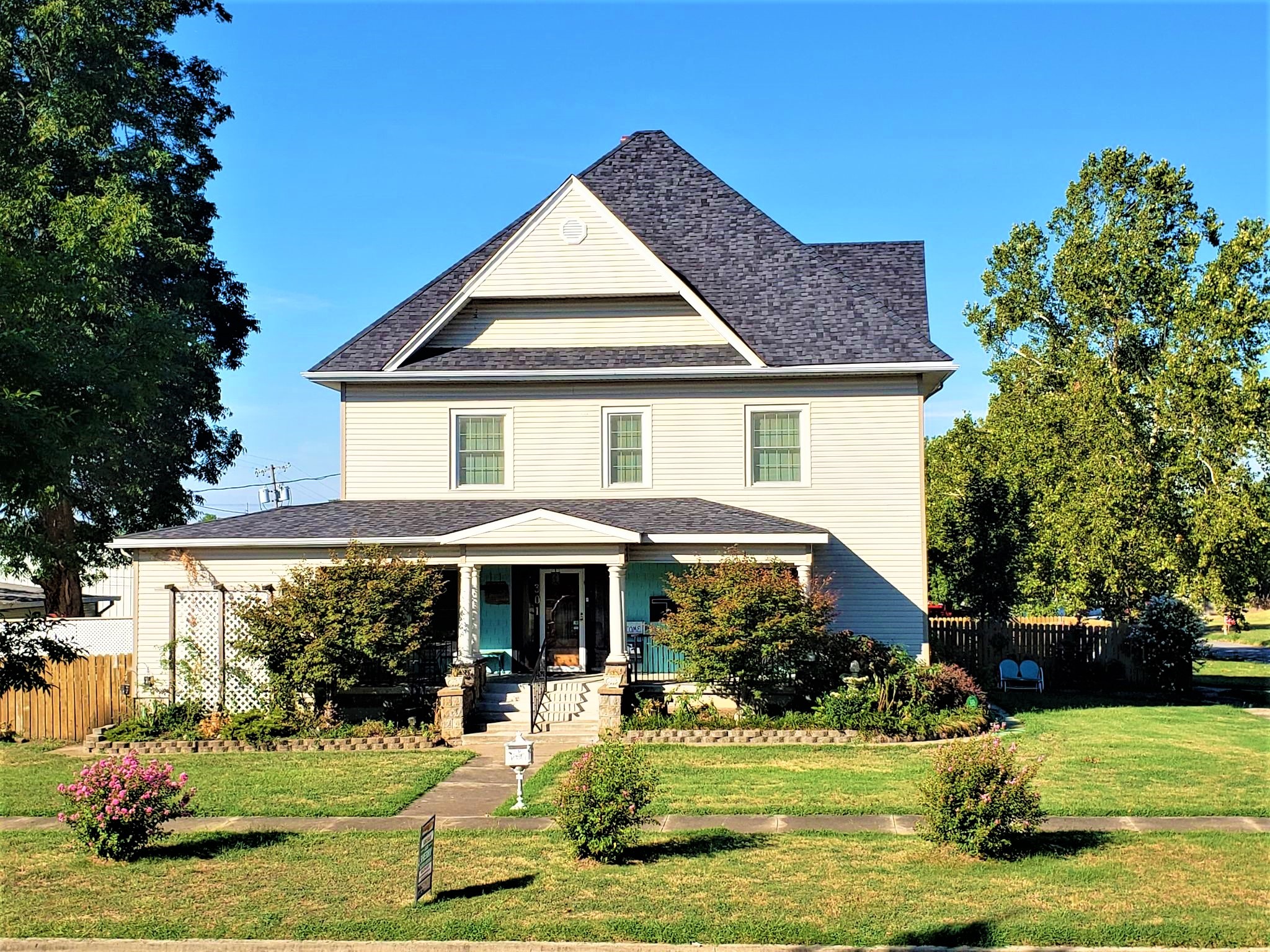 Oklahoma Statehood Estate, Move in Ready/Restored Historical Home, Holdenville, OK